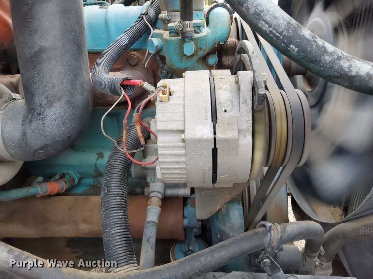 image for item LV9067 1992 International 4700  digger derrick truck