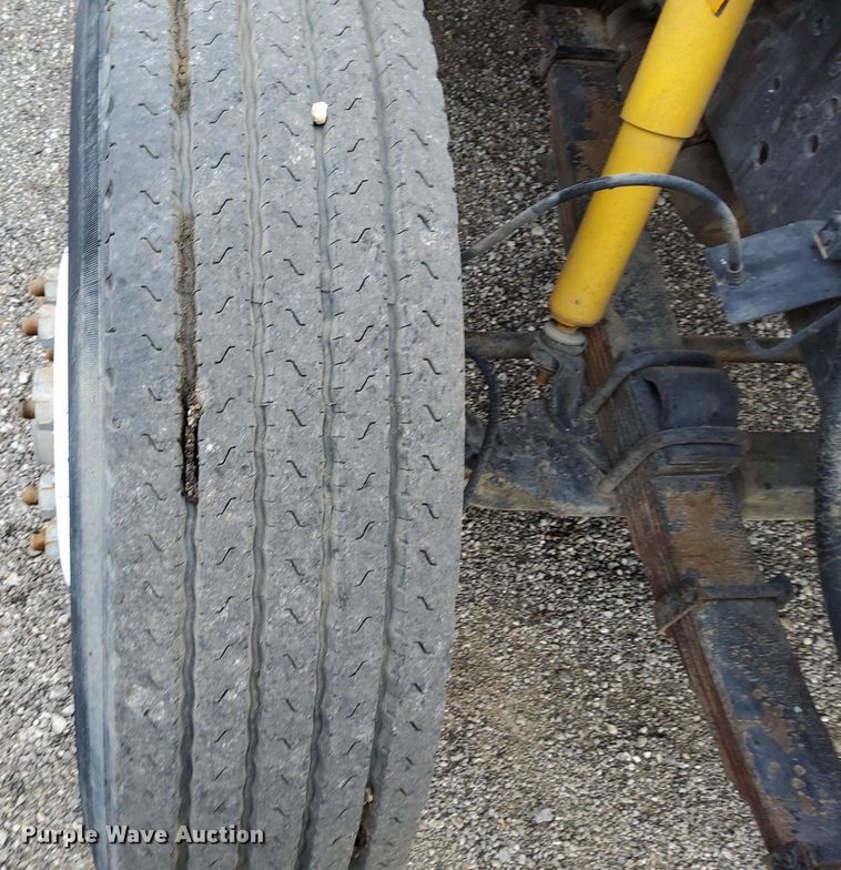 image for item LV9067 1992 International 4700  digger derrick truck