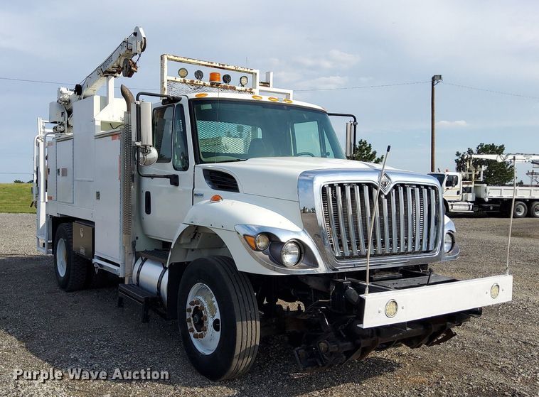 image for item LV9070 2009 International 7300  railroad service truck