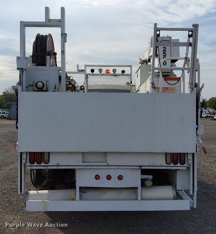 image for item LV9070 2009 International 7300  railroad service truck