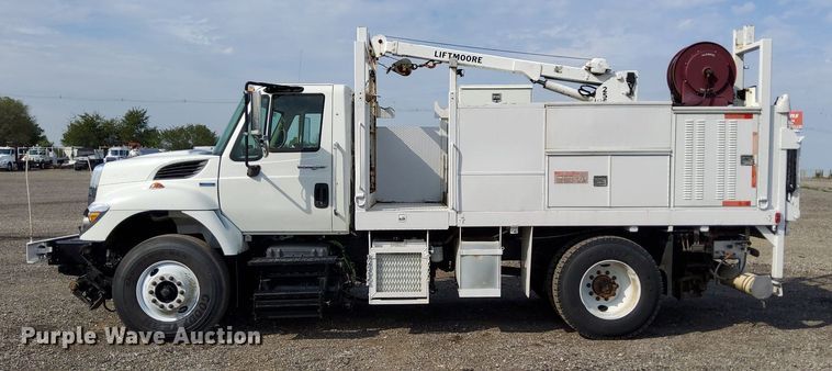 image for item LV9070 2009 International 7300  railroad service truck