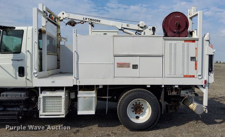 image for item LV9070 2009 International 7300  railroad service truck