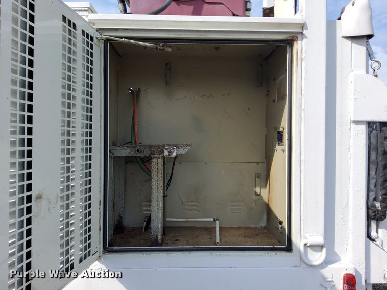 image for item LV9070 2009 International 7300  railroad service truck