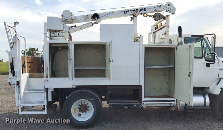 image for item LV9070 2009 International 7300  railroad service truck