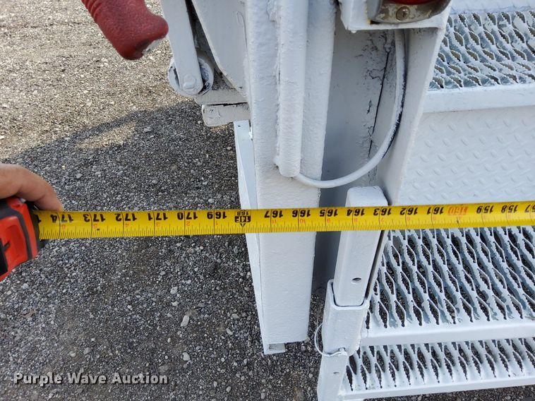 image for item LV9070 2009 International 7300  railroad service truck