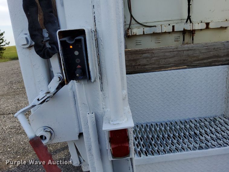 image for item LV9070 2009 International 7300  railroad service truck