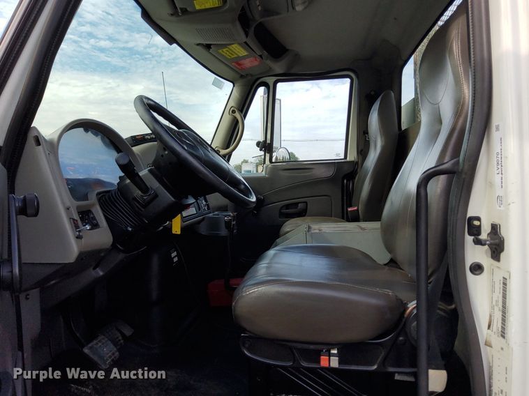 image for item LV9070 2009 International 7300  railroad service truck