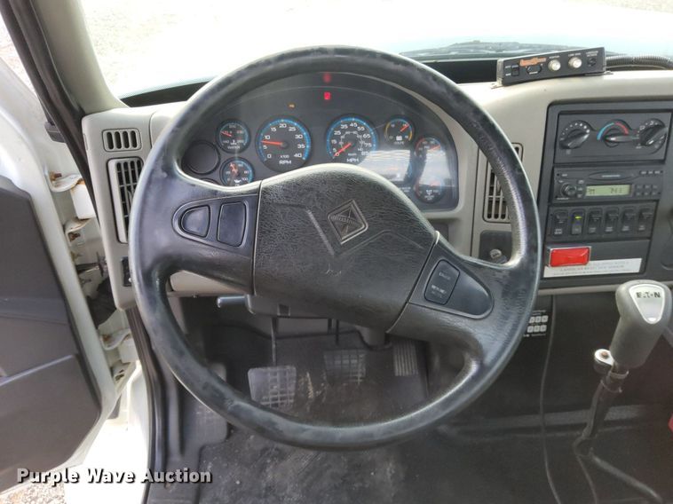 image for item LV9070 2009 International 7300  railroad service truck