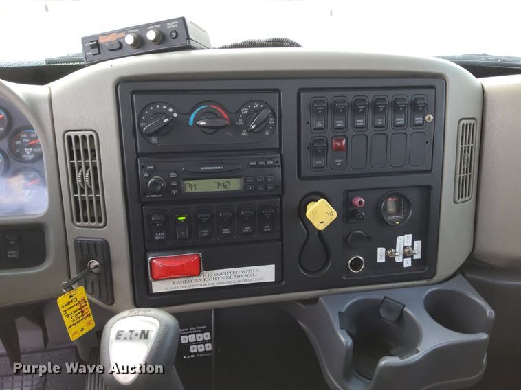 image for item LV9070 2009 International 7300  railroad service truck