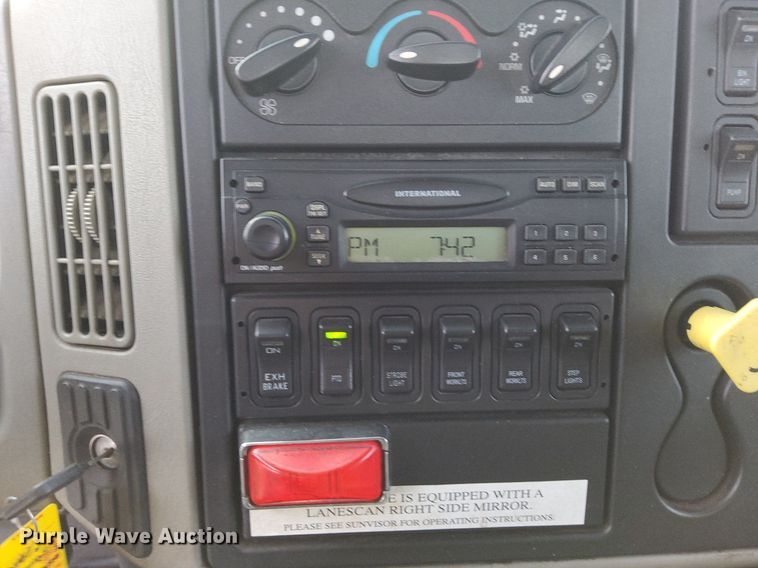 image for item LV9070 2009 International 7300  railroad service truck