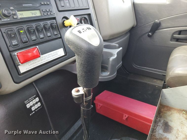 image for item LV9070 2009 International 7300  railroad service truck