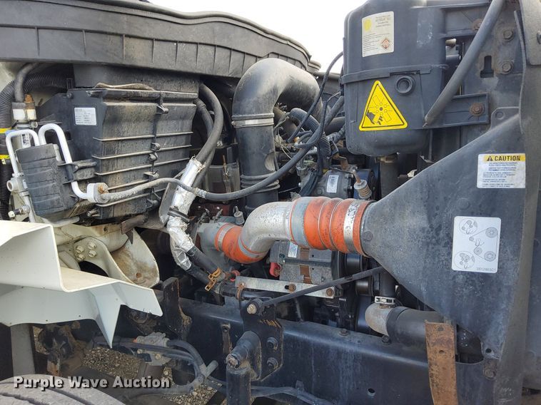 image for item LV9070 2009 International 7300  railroad service truck