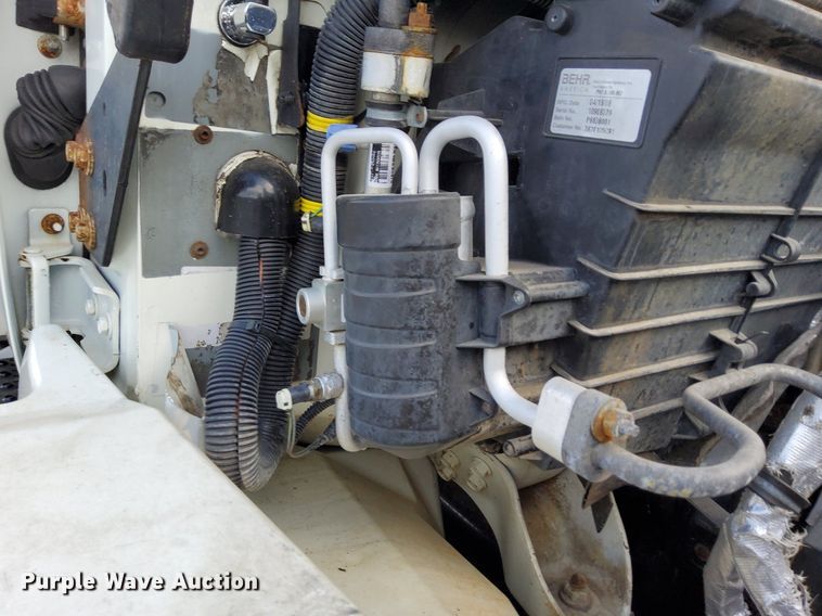 image for item LV9070 2009 International 7300  railroad service truck