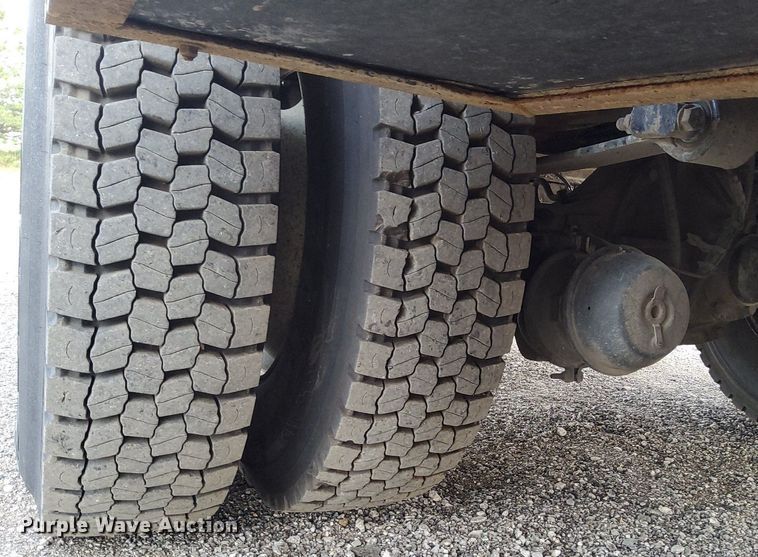 image for item LV9070 2009 International 7300  railroad service truck