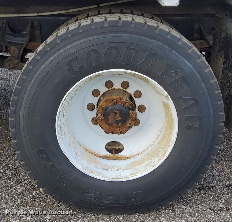 image for item LV9070 2009 International 7300  railroad service truck