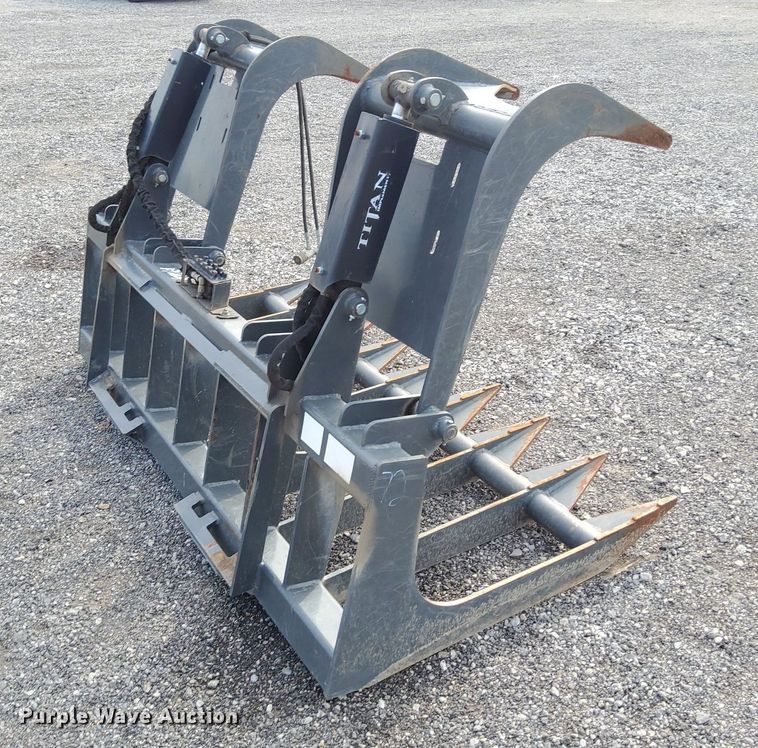 image for item LV9071 Titan  skid steer grapple bucket