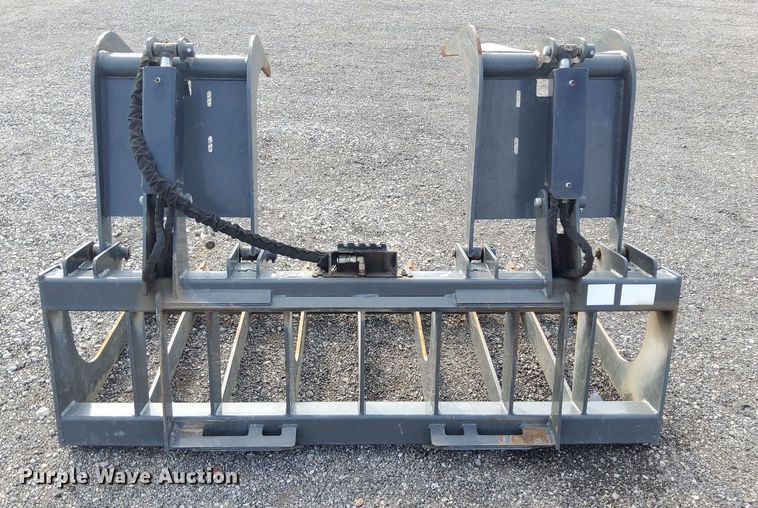 image for item LV9071 Titan  skid steer grapple bucket