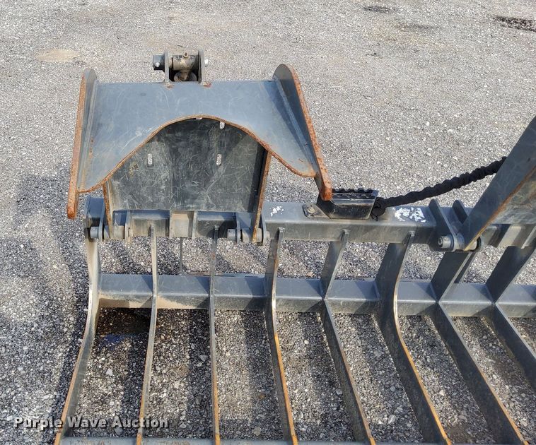 image for item LV9071 Titan  skid steer grapple bucket