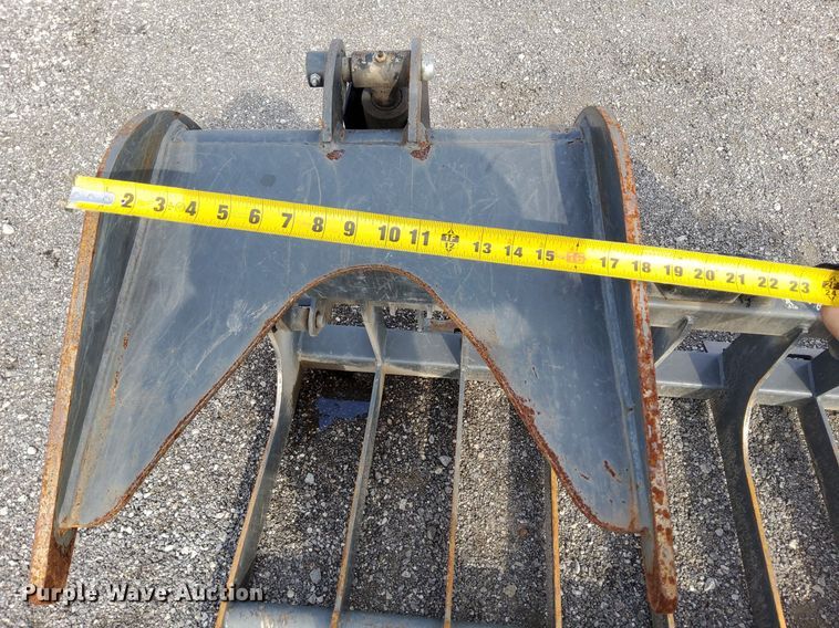 image for item LV9071 Titan  skid steer grapple bucket