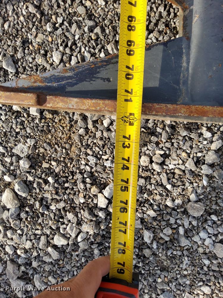 image for item LV9071 Titan  skid steer grapple bucket