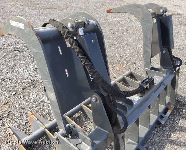 image for item LV9071 Titan  skid steer grapple bucket