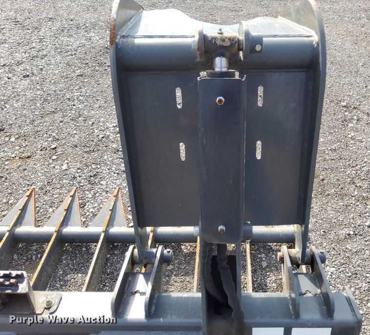 image for item LV9071 Titan  skid steer grapple bucket