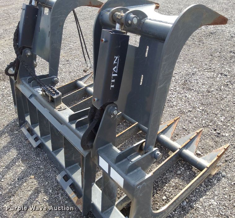 image for item LV9071 Titan  skid steer grapple bucket