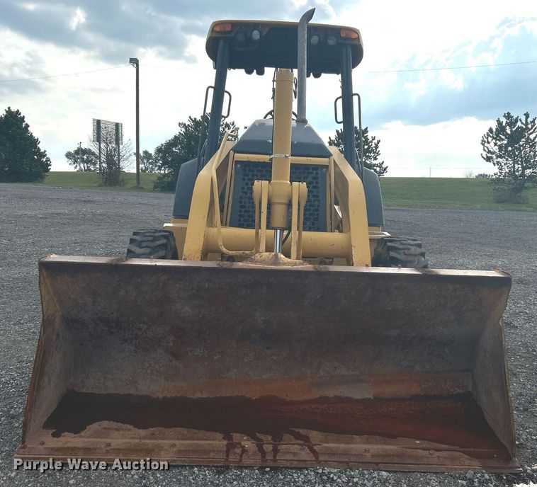 image for item LV9076 2006 John Deere 310SG  backhoe