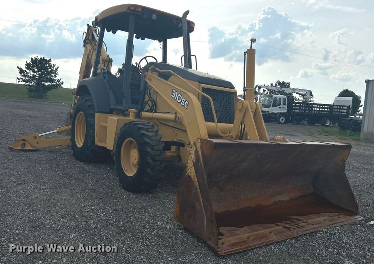 image for item LV9076 2006 John Deere 310SG  backhoe
