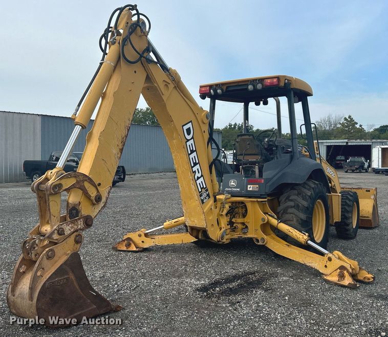 image for item LV9076 2006 John Deere 310SG  backhoe
