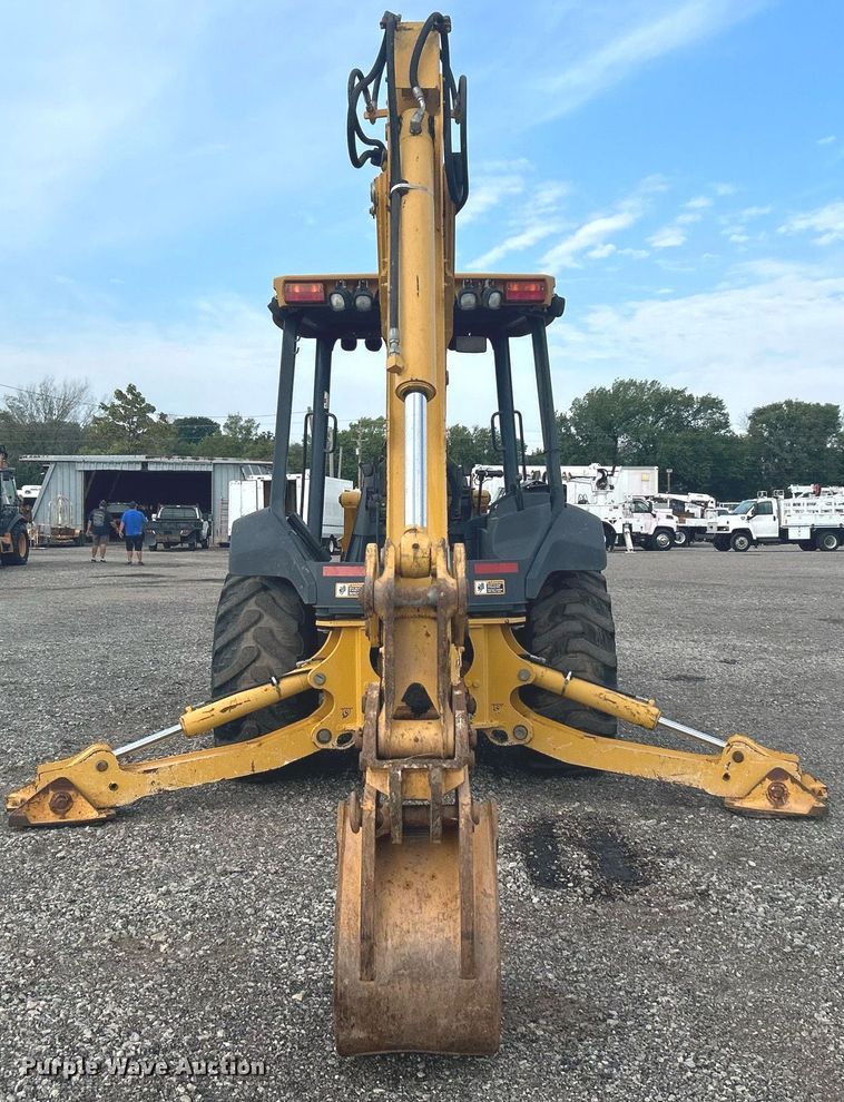 image for item LV9076 2006 John Deere 310SG  backhoe