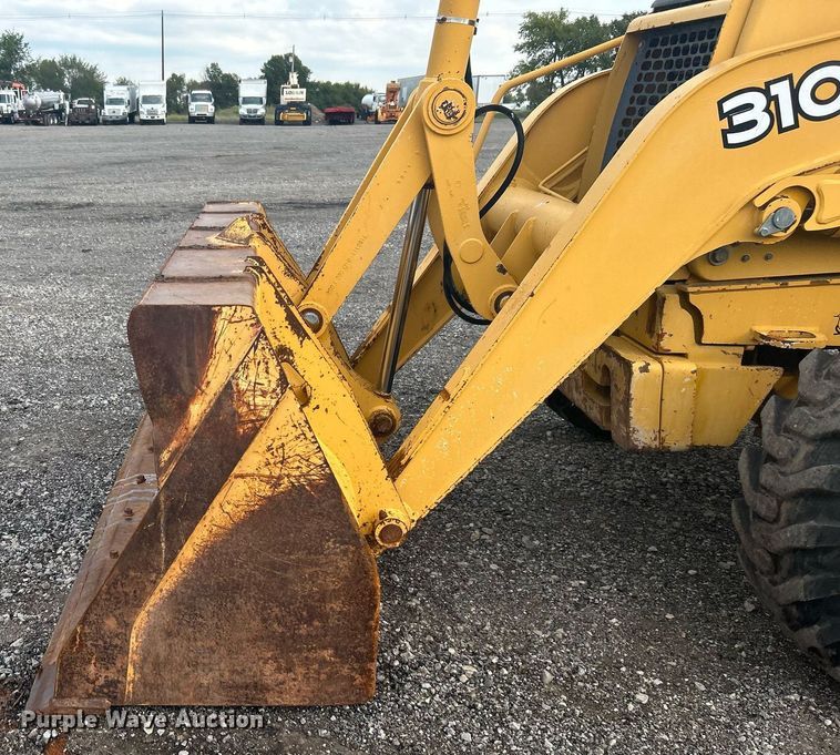 image for item LV9076 2006 John Deere 310SG  backhoe