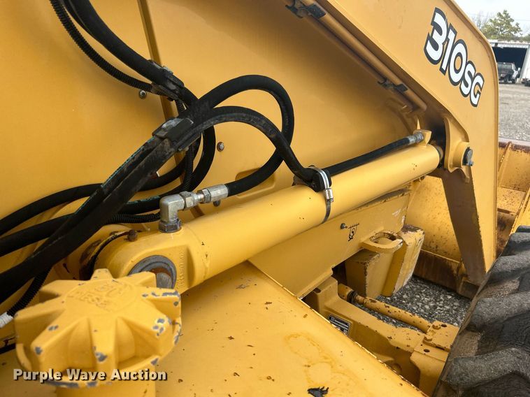 image for item LV9076 2006 John Deere 310SG  backhoe