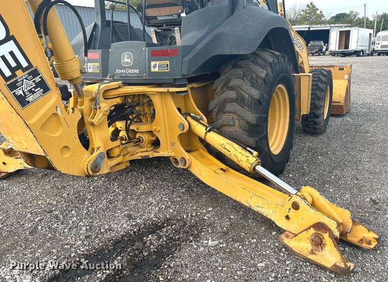 image for item LV9076 2006 John Deere 310SG  backhoe