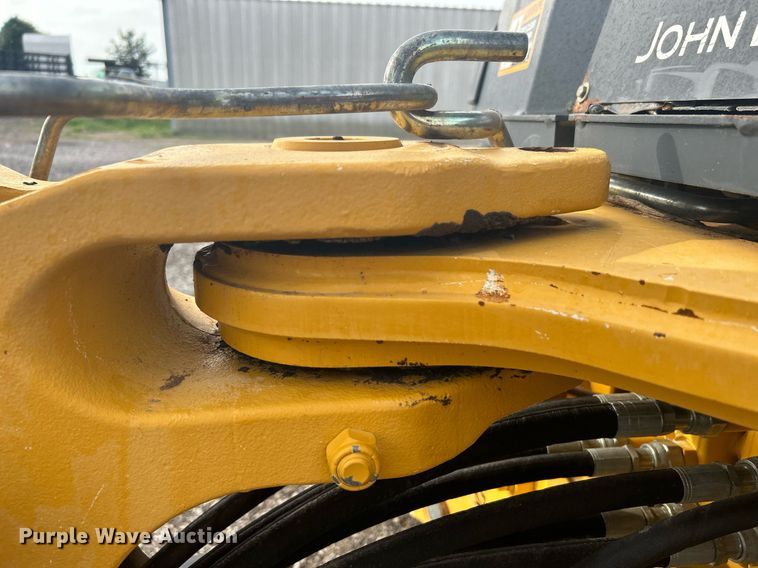 image for item LV9076 2006 John Deere 310SG  backhoe