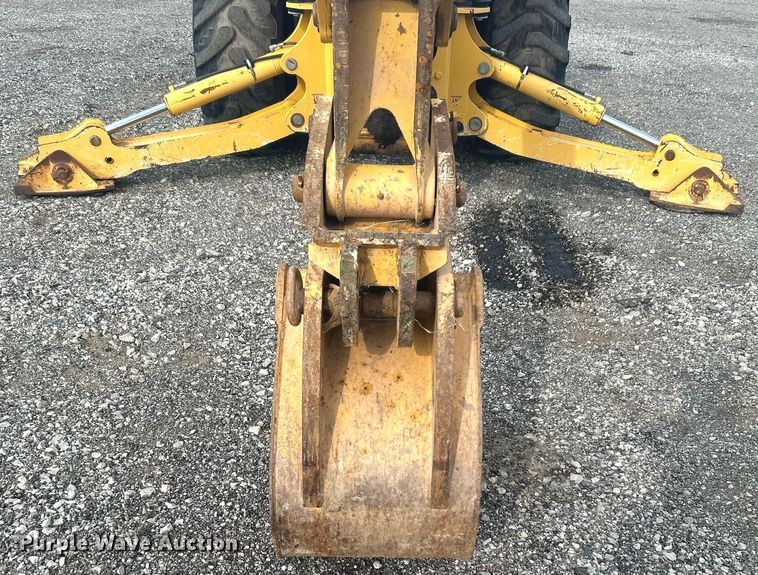image for item LV9076 2006 John Deere 310SG  backhoe
