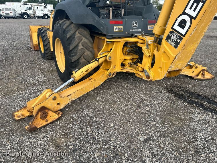 image for item LV9076 2006 John Deere 310SG  backhoe