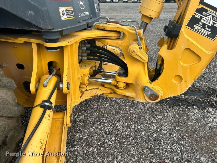 image for item LV9076 2006 John Deere 310SG  backhoe