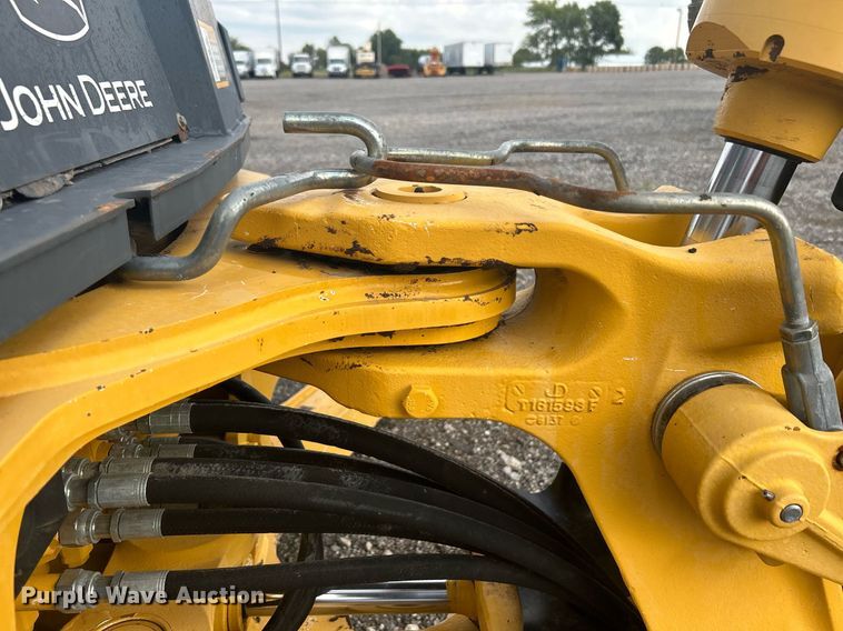 image for item LV9076 2006 John Deere 310SG  backhoe