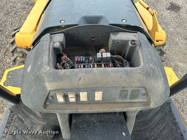 image for item LV9076 2006 John Deere 310SG  backhoe