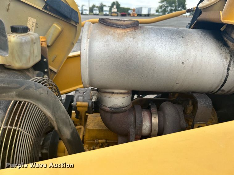 image for item LV9076 2006 John Deere 310SG  backhoe