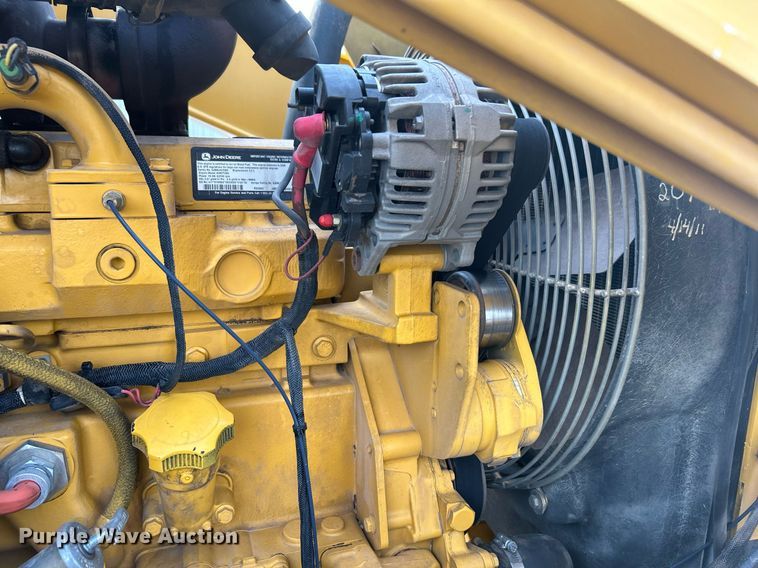 image for item LV9076 2006 John Deere 310SG  backhoe