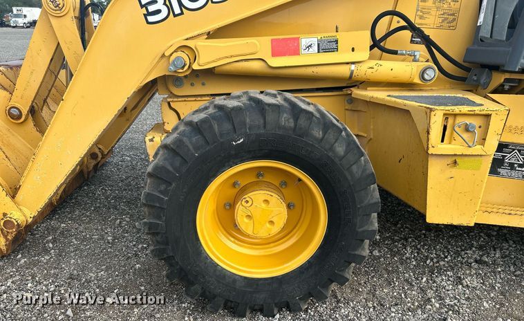 image for item LV9076 2006 John Deere 310SG  backhoe