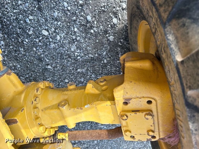 image for item LV9076 2006 John Deere 310SG  backhoe