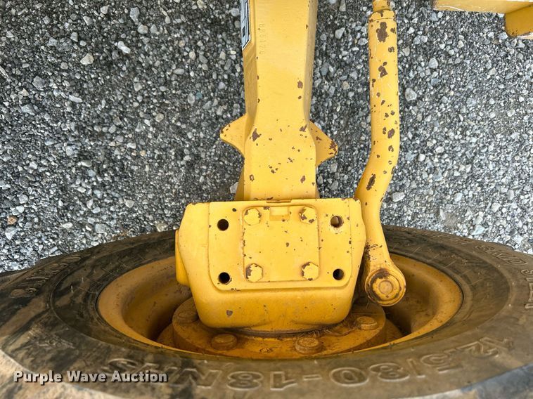 image for item LV9076 2006 John Deere 310SG  backhoe