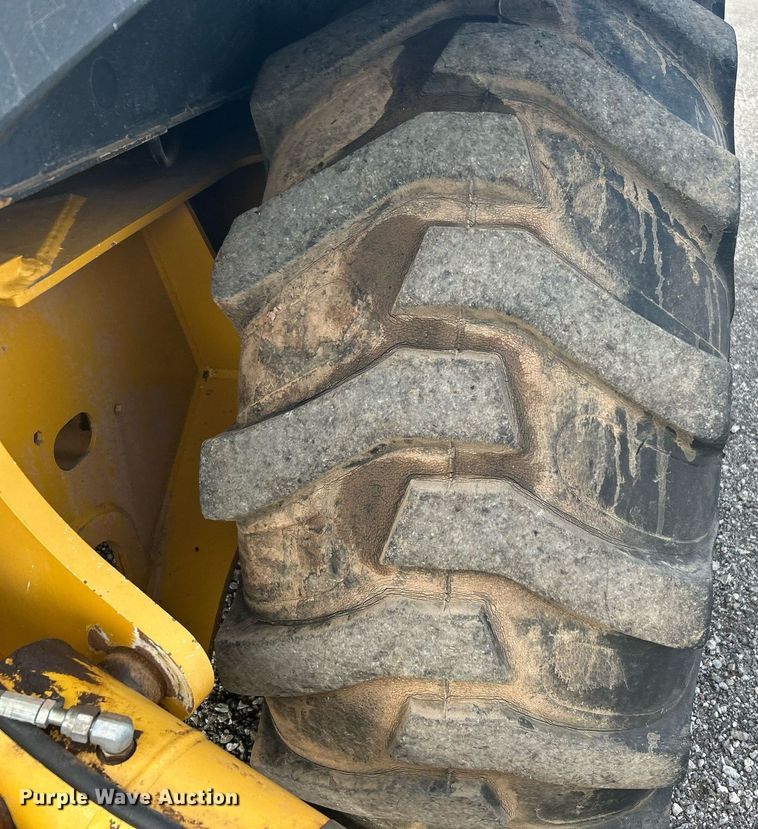 image for item LV9076 2006 John Deere 310SG  backhoe