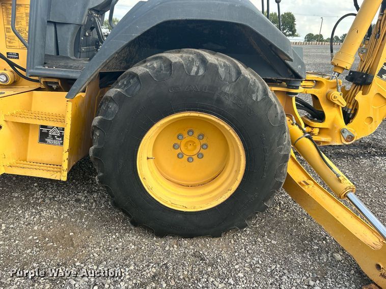 image for item LV9076 2006 John Deere 310SG  backhoe