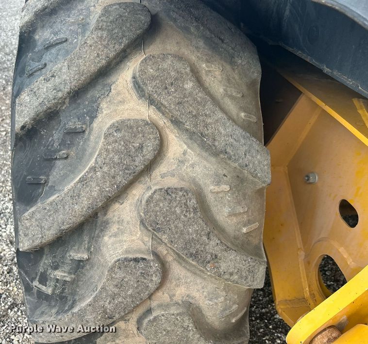 image for item LV9076 2006 John Deere 310SG  backhoe