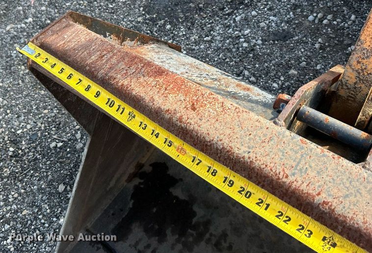 image for item LV9077 2013 Case 580 Super N  backhoe