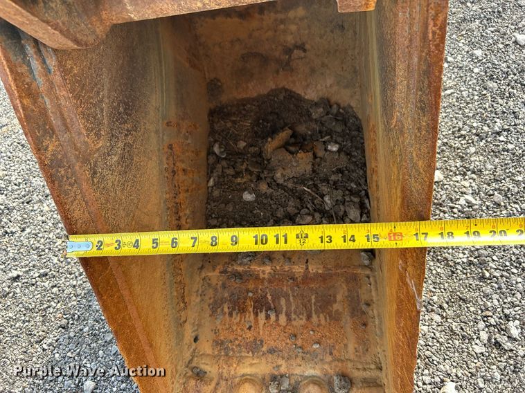 image for item LV9077 2013 Case 580 Super N  backhoe